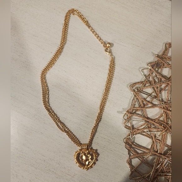 Vintage Heart Necklace in Gold On trend triple chain from the 70's! - Picture 1 of 5